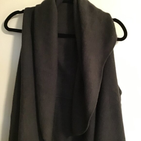 LOOK by M Black Soft Open Front Basic Shawl Vest - Picture 3 of 11